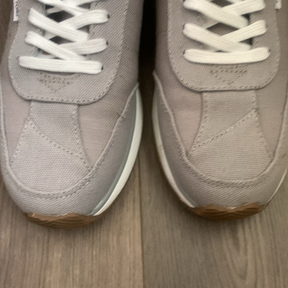 TOMS Wyndon Grey Jogger Sneaker - Picture 5 of 9